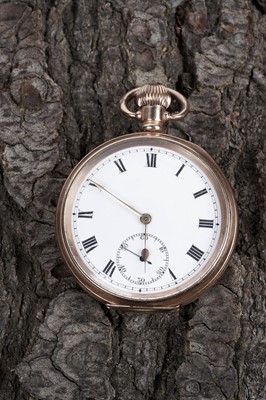 Lot 364 - A Great War gold-plated pocket watch with presentation inscription from the "Welcome Home Fund"