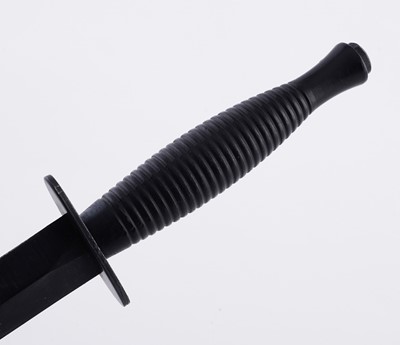 Lot 79 - A Fairbairn–Sykes Commando dagger