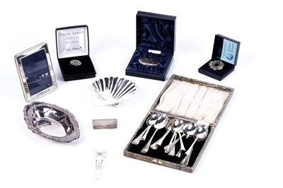 Lot 188 - Victorian and later silver objects of vertu
