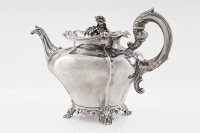 Lot 188 - An early Victorian silver teapot