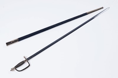 Lot 82 - A replica dress sword