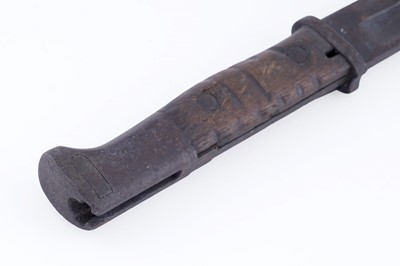 Lot 74 - A selection of knives and bayonets