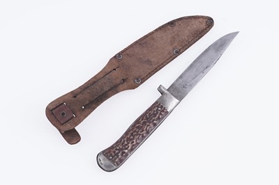 Lot 74 - A selection of knives and bayonets