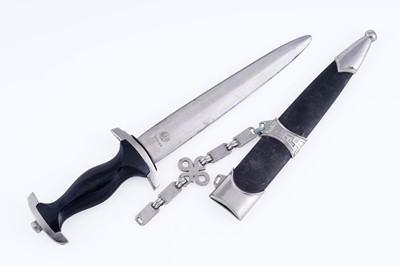 Lot 74 - A selection of knives and bayonets