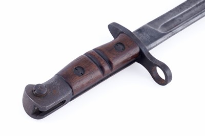 Lot 74 - A selection of knives and bayonets