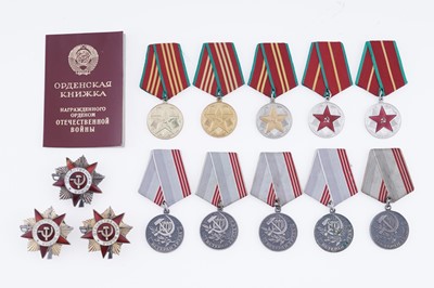 Lot 15 - A selection of Soviet Russian orders and medals