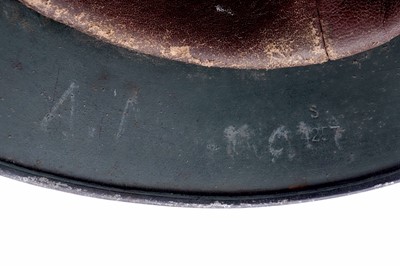 Lot 28 - A German Second World War M40 pattern helmet