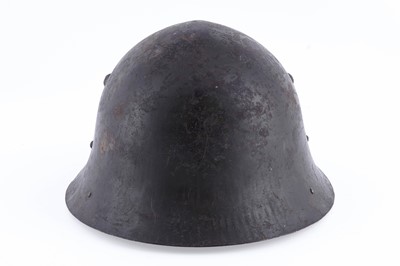 Lot 29 - Military helmets