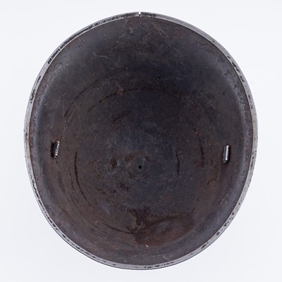 Lot 29 - Military helmets