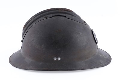 Lot 29 - Military helmets