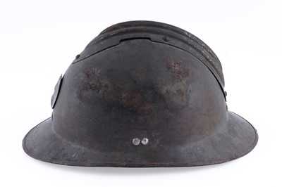 Lot 29 - Military helmets