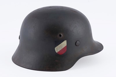 Lot 35 - A German Second World War M35 helmet