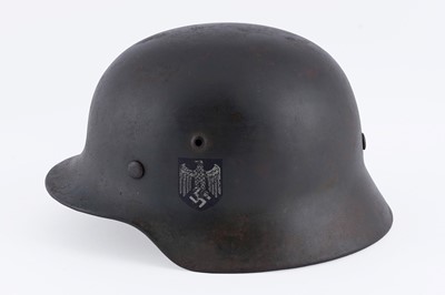 Lot 35 - A German Second World War M35 helmet