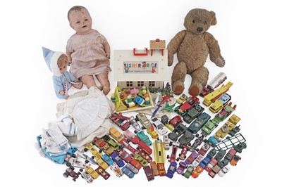 Lot 382 - A collection of vintage toys