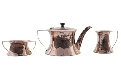 Lot 100 - An Edwardian silver three piece tea set