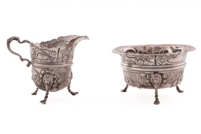 Lot 101 - An Edwardian silver cream jug and sugar bowl