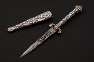 Lot 377 - A late Victorian silver-mounted dagger