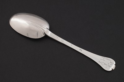 Lot 674 - A rare Queen Anne Scottish silver trefid spoon