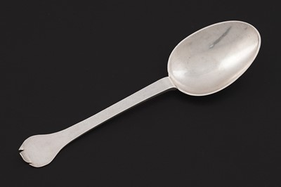 Lot 675 - A Charles II North Eastern provincial silver trefid spoon