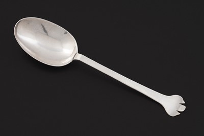 Lot 676 - A Charles II silver North Country provincial silver trefid spoon