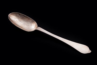 Lot 407 - A Queen Anne silver wavy-end or dognose spoon