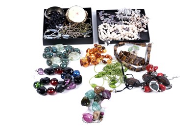 Lot 74 - Modern costume jewellery