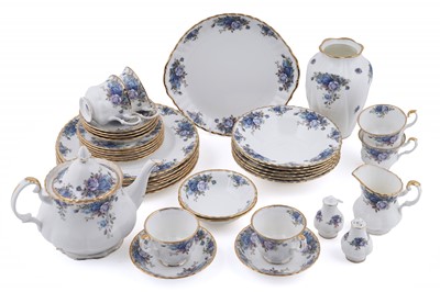 Lot 322 - A selection of Royal Albert ‘Midnight Rose’ china