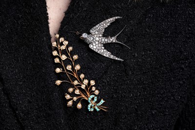 Lot 913 - A late Victorian Romantic period turquoise and seed pearl brooch