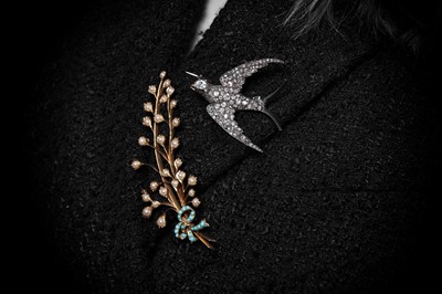 Lot 913 - A late Victorian Romantic period turquoise and seed pearl brooch