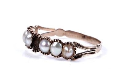 Lot 9 - A Georgian pearl ring