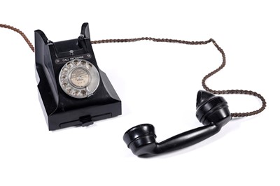 Lot 596 - A GPO model 332 black Bakelite telephone