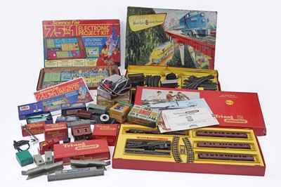Lot 618 - A collection of Tri-Ang ‘00’ gauge model railway; a boxed Fleischmann ‘HO’ trainset; and others