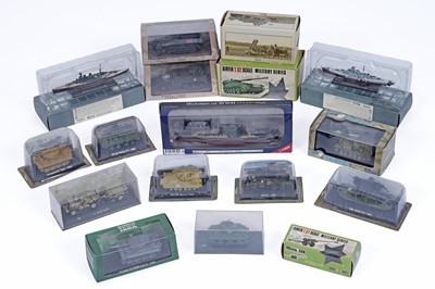 Lot 397 - A collection of boxed diecast and other military vehicles
