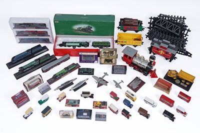 Lot 405 - A collection of loose and boxed diecast and other toys