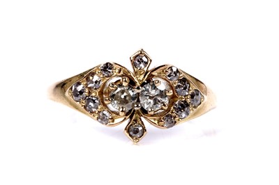 Lot 6 - A Belle Époque fleur-de-lis pattern diamond ring