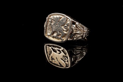 Lot 80 - A 1953 Welsh 9ct signet ring