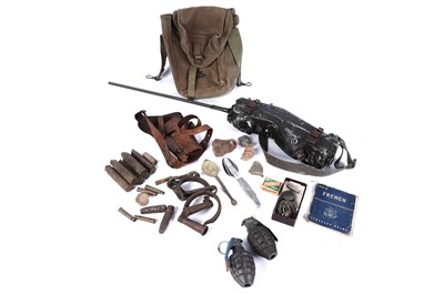 Lot 497 - A collection of militaria