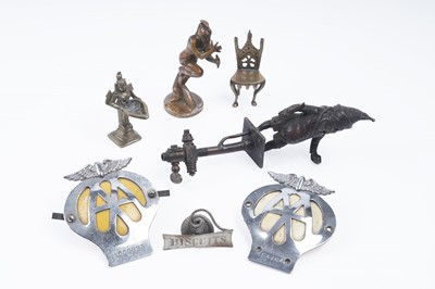 Lot 650 - A selection of collectables