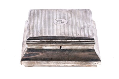 Lot 231 - A George V silver bijouterie box