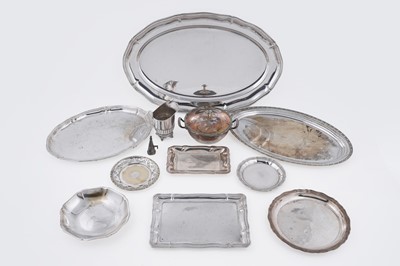Lot 393 - A selection of silver-plated wares