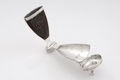 Lot 301 - A George III silver nutmeg grater