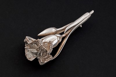 Lot 302 - A Victorian novelty silver vinaigrette in the form of a carnation flower