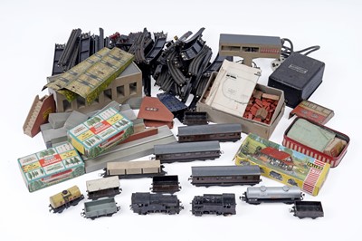 Lot 617 - A collection of Trix TTR ‘00’ gauge model railway