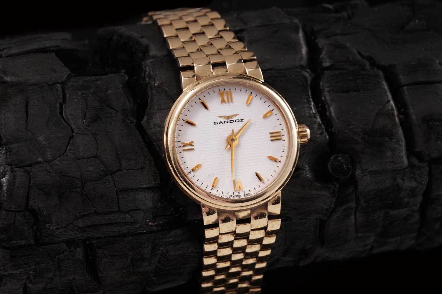 Lot 72 - Sandoz: an 18ct yellow gold cased lady's wristwatch