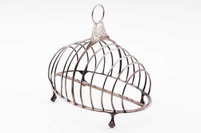 Lot 145 - A George III silver toast rack