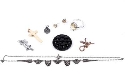 Lot 111 - 1920's and later gold and silver jewellery