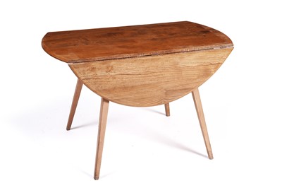 Lot 515 - Lucian Ercolani for Ercol: a model ‘284' dropleaf table; and model '400' chairs