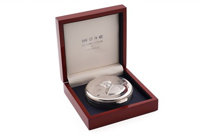 Lot 367 - An Elizabeth II commemorative silver box