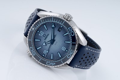 Lot 147 - Omega Seamaster Professional Planet Ocean: a stainless steel automatic calendar wristwatch