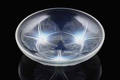 Lot 633 - A Lalique 'Volubilis' bowl